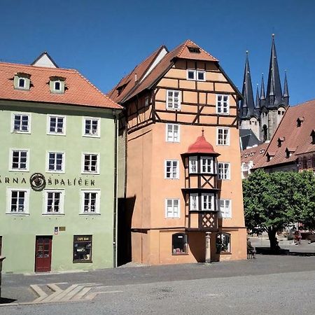 Skromny Apartman V Centru Chebu Buitenkant foto