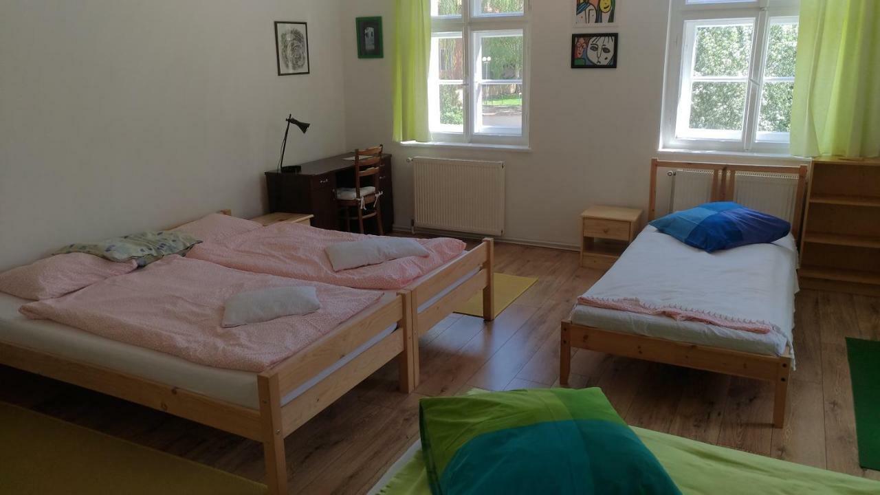 Skromny Apartman V Centru Chebu Buitenkant foto